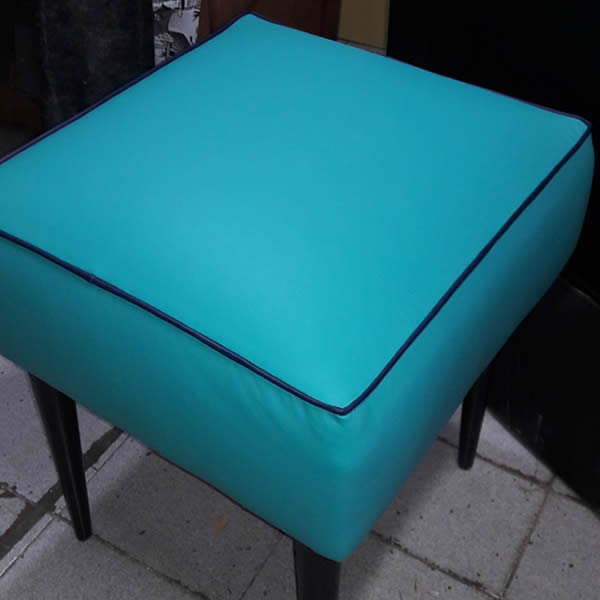 Banqueta pés palito